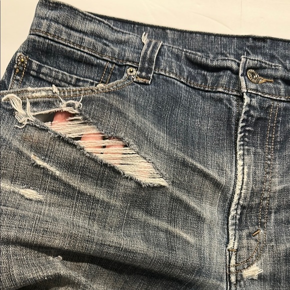 Levi’s Distressed Denim cut off Jean Shorts raw edge Size 34” - Picture 3 of 9